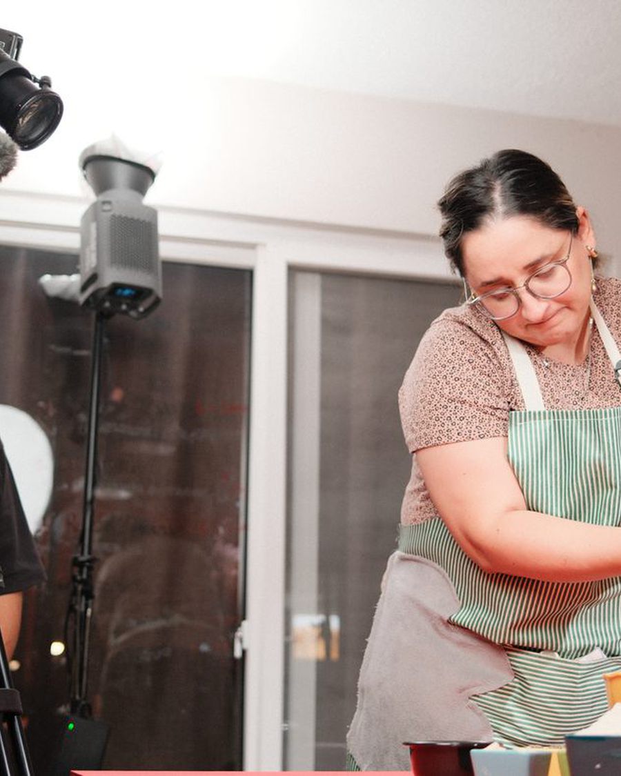 El equipo trabajando en una producción