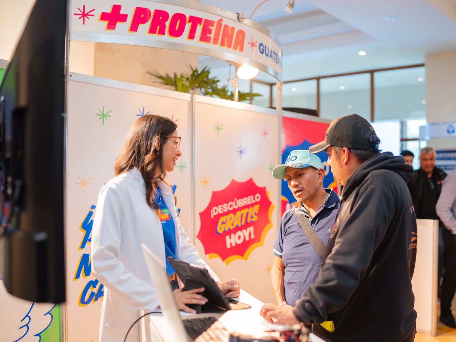 El stand del movimiento en el congreso