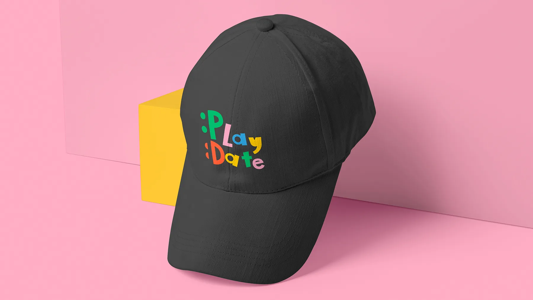 Gorra negra bordada con el logotipo